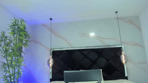 Snapshot of angelaa_cute chatting on 9, 10, 2025 ANGELA online show from 9, 10, 2025