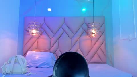 Snapshot of angelaa_cute chatting on 27, 6, 2026 ANGELA online show from 27, 6, 2026