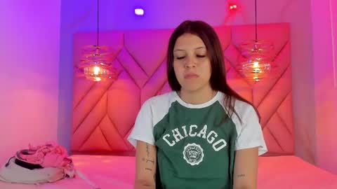 Snapshot of angelaa_cute chatting on 16, 7, 2026 ANGELA online show from 16, 7, 2026