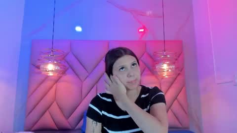Snapshot of angelaa_cute chatting on 25, 7, 2026 ANGELA online show from 25, 7, 2026