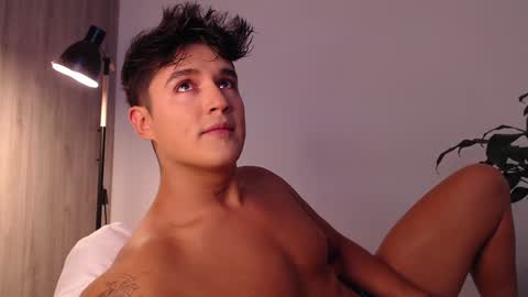 Snapshot of angelcossio chatting on 30, 12, 2024 Angel online show from 30, 12, 2024