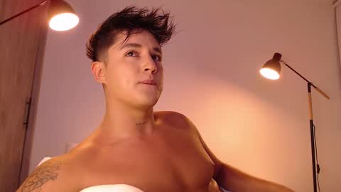 Snapshot of angelcossio chatting on 5, 10, 2025 Angel online show from 5, 10, 2025