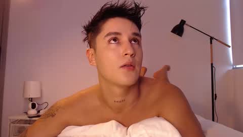 Snapshot of angelcossio chatting on 16, 10, 2025 Angel online show from 16, 10, 2025