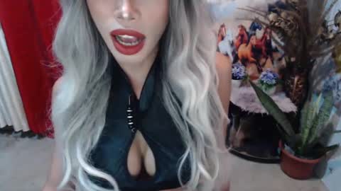 DIVINE ANGEL online show from 14, 2, 2025