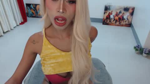 DIVINE ANGEL online show from 29, 9, 2025