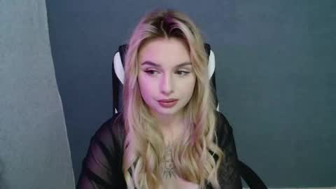 angelicablanch online show from 8, 9, 2025