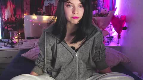 Angelika Rouge online show from 7, 1, 2026