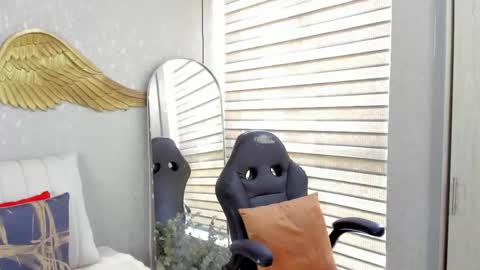 Angelina online show from 14, 4, 2026