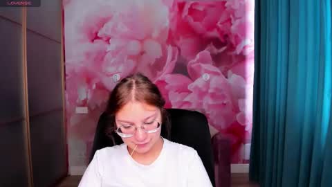 AngelinaLow online show from 28, 9, 2025