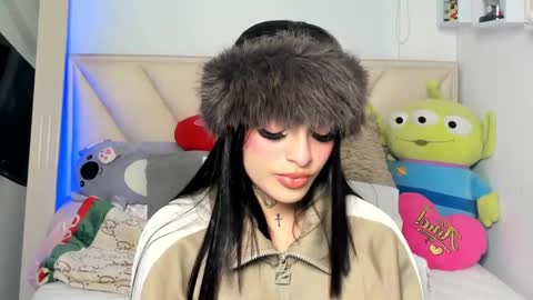Snapshot of angeline__smith chatting on 6, 3, 2025 Angeline Smith  online show from 6, 3, 2025