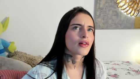 Snapshot of angeline__smith chatting on 3, 10, 2025 Angeline Smith  online show from 3, 10, 2025