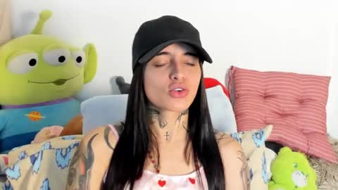 Snapshot of angeline__smith chatting on 8, 10, 2025 Angeline Smith  online show from 8, 10, 2025