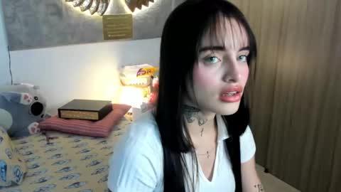 Snapshot of angeline__smith chatting on 26, 10, 2025 Angeline Smith  online show from 26, 10, 2025