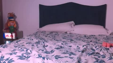 Angelinhaa  online show from 6, 2, 2026