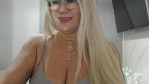 Snapshot of angelinna_12 chatting on 13, 6, 2026 angelinna_12 online show from 13, 6, 2026