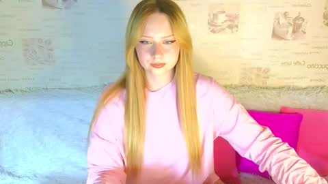 Snapshot of angellisss chatting on 19, 9, 2025 Cutie online show from 19, 9, 2025