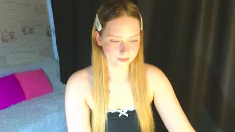Snapshot of angellisss chatting on 24, 9, 2025 Cutie online show from 24, 9, 2025