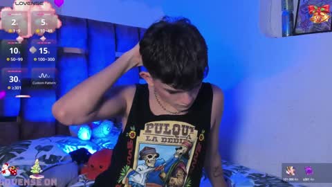 Snapshot of angelocute_ chatting on 28, 12, 2024 Angelo I work from home this is my room online show from 28, 12, 2024