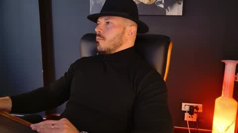 Snapshot of angeloeric chatting on 19, 3, 2026 BlackWolf online show from 19, 3, 2026