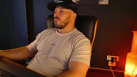 Snapshot of angeloeric chatting on 29, 5, 2026 BlackWolf online show from 29, 5, 2026