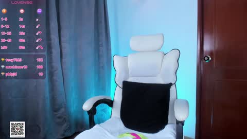 Snapshot of angeloferro1 chatting on 4, 12, 2024 Angelo Ferro online show from 4, 12, 2024