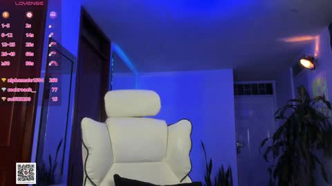 Snapshot of angeloferro1 chatting on 21, 12, 2024 Angelo Ferro online show from 21, 12, 2024