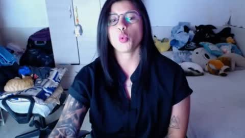 Snapshot of angelswhithe chatting on 13, 11, 2025 angels online show from 13, 11, 2025