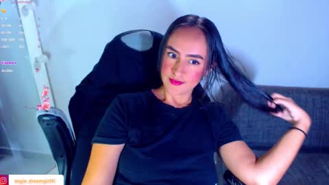 Snapshot of angie_dreamgirl chatting on 31, 1, 2026 IG angie dreamgirl01 online show from 31, 1, 2026