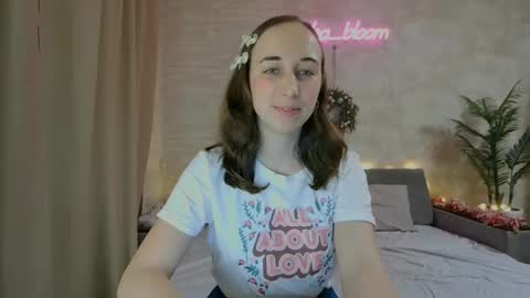 Snapshot of anikabloom chatting on 5, 1, 2025 anikabloom online show from 5, 1, 2025