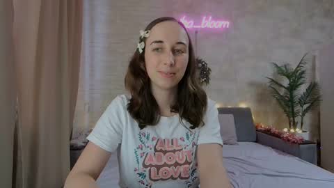 Snapshot of anikabloom chatting on 6, 1, 2025 anikabloom online show from 6, 1, 2025