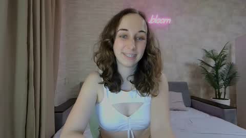 Snapshot of anikabloom chatting on 14, 1, 2025 anikabloom online show from 14, 1, 2025