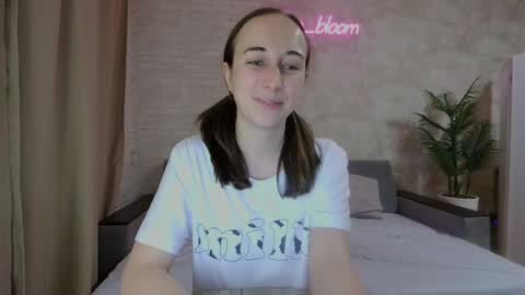 Snapshot of anikabloom chatting on 22, 1, 2025 anikabloom online show from 22, 1, 2025