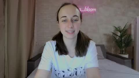 Snapshot of anikabloom chatting on 22, 1, 2025 anikabloom online show from 22, 1, 2025