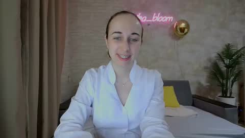 Snapshot of anikabloom chatting on 17, 2, 2025 anikabloom online show from 17, 2, 2025