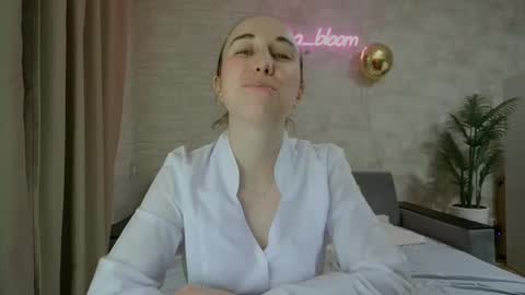 Snapshot of anikabloom chatting on 18, 2, 2025 anikabloom online show from 18, 2, 2025