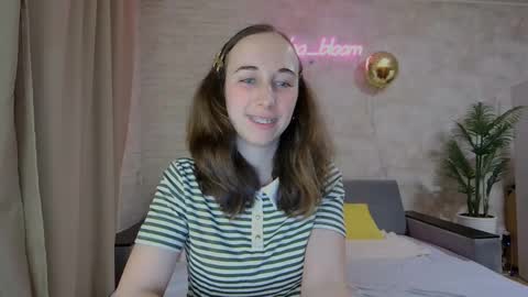 Snapshot of anikabloom chatting on 18, 2, 2025 anikabloom online show from 18, 2, 2025