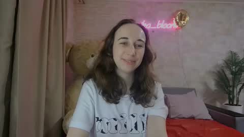 Snapshot of anikabloom chatting on 6, 3, 2025 anikabloom online show from 6, 3, 2025