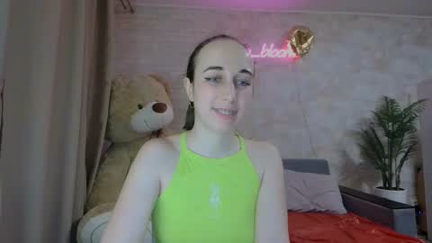 Snapshot of anikabloom chatting on 10, 3, 2025 anikabloom online show from 10, 3, 2025