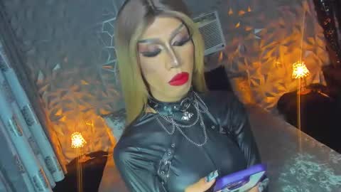 Snapshot of anitacruisze chatting on 12, 1, 2025 Miss Ann online show from 12, 1, 2025