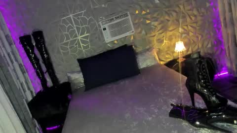 Snapshot of anitacruisze chatting on 16, 1, 2025 Miss Ann online show from 16, 1, 2025