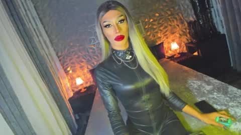 Snapshot of anitacruisze chatting on 27, 1, 2025 Miss Ann online show from 27, 1, 2025