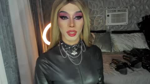 Snapshot of anitacruisze chatting on 20, 2, 2025 Miss Ann online show from 20, 2, 2025