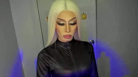 Snapshot of anitacruisze chatting on 20, 9, 2025 Miss Ann online show from 20, 9, 2025