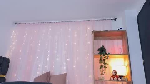 anitaglow online show from 7, 10, 2025