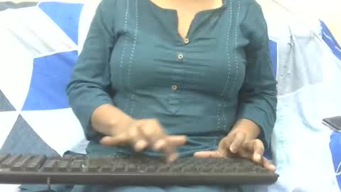 Snapshot of anjali_dogra786 chatting on 2, 10, 2025 anjali_dogra786 online show from 2, 10, 2025