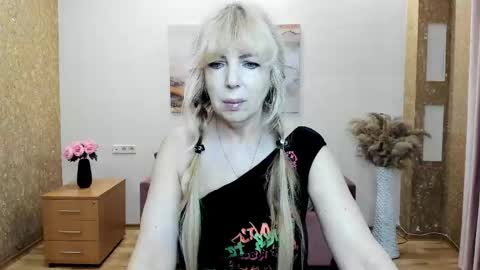 Anna Ditrih online show from 16, 5, 2026
