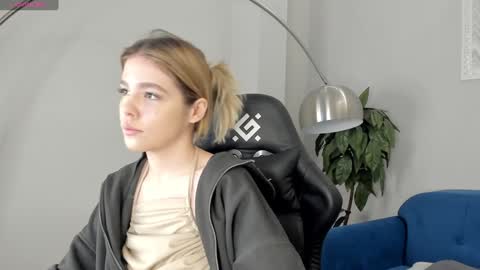 Anna online show from 6, 1, 2025