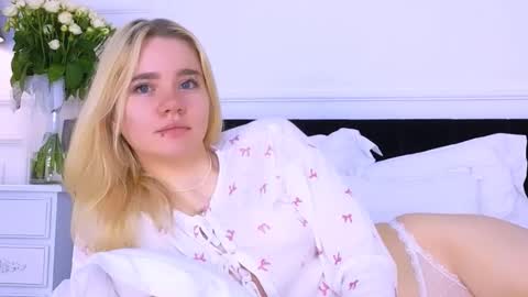 AnnaBelle online show from 8, 10, 2025