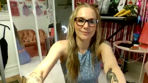 Snapshot of annadelrae444 chatting on 10, 9, 2025 annadelrae444 online show from 10, 9, 2025