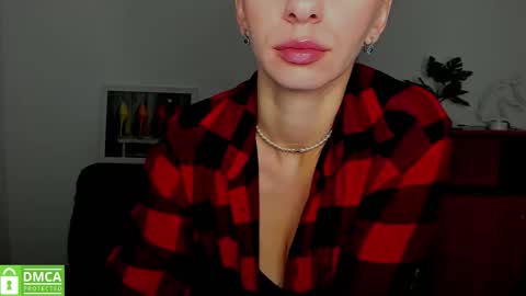 Snapshot of annakillian_kiss chatting on 2, 10, 2025 Anna online show from 2, 10, 2025